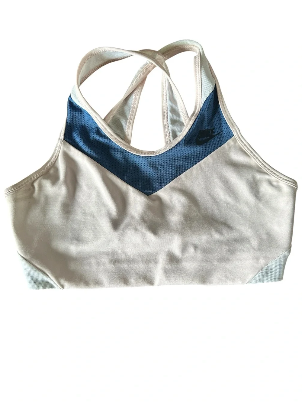 BUNDLE (4) Women’s Nike sport bras Size Small